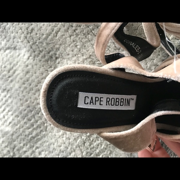 Cape Robbin heels - Picture 4 of 5
